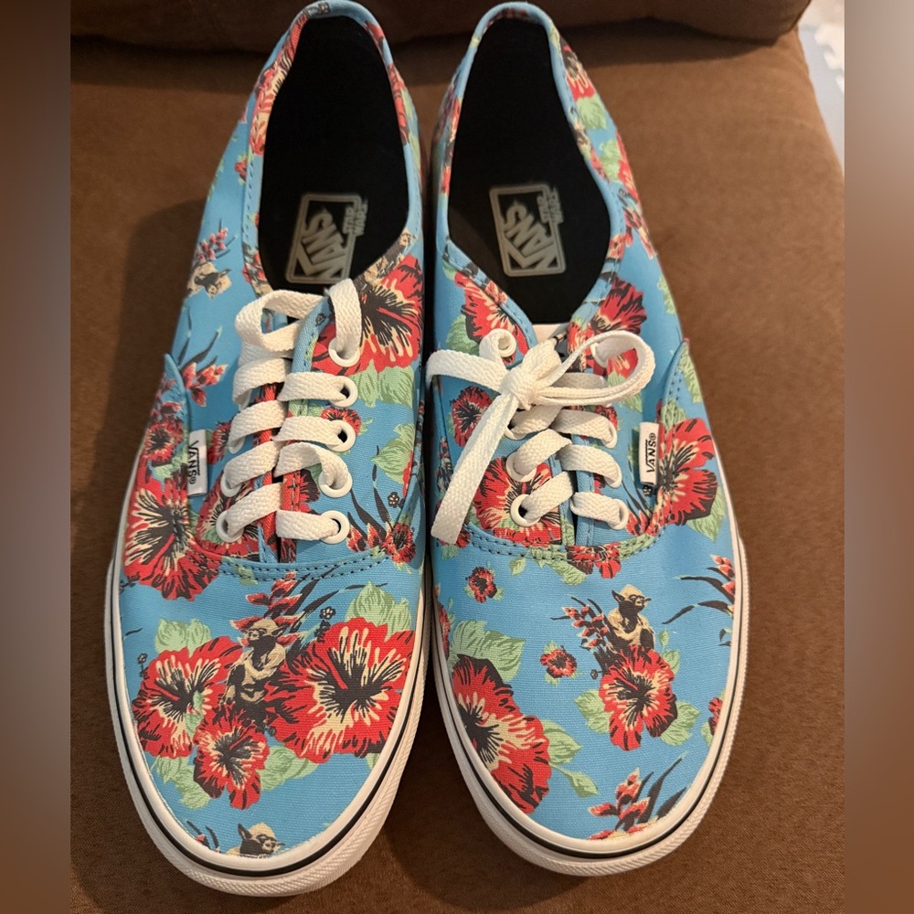 Stars Wars “Aloha Yoda” Vans Size 11